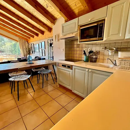 Appartement Cosy Avec Balcon, Proche Du Centre Et Skibus, Garage Inclus - Fr-1-624-112 *