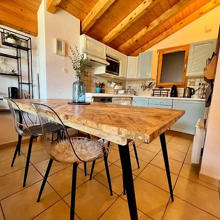 Appartement Cosy Avec Balcon, Proche Du Centre Et Skibus, Garage Inclus - Fr-1-624-112 *